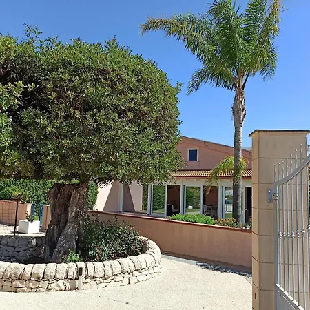 Tedimo Mare Vista Mare Con Grande Piscina Privata * Marina di Ragusa